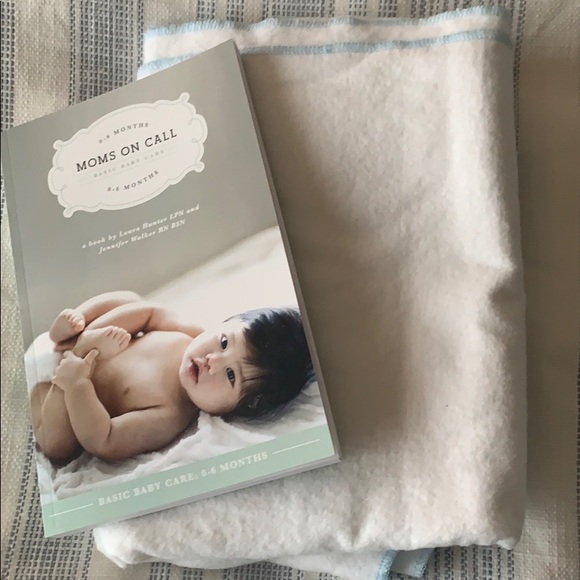 moms on call swaddle